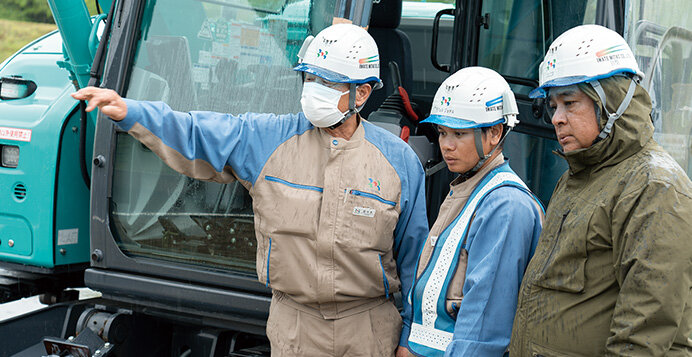 講師　アギラル・ダルヴィン 氏　 Photo